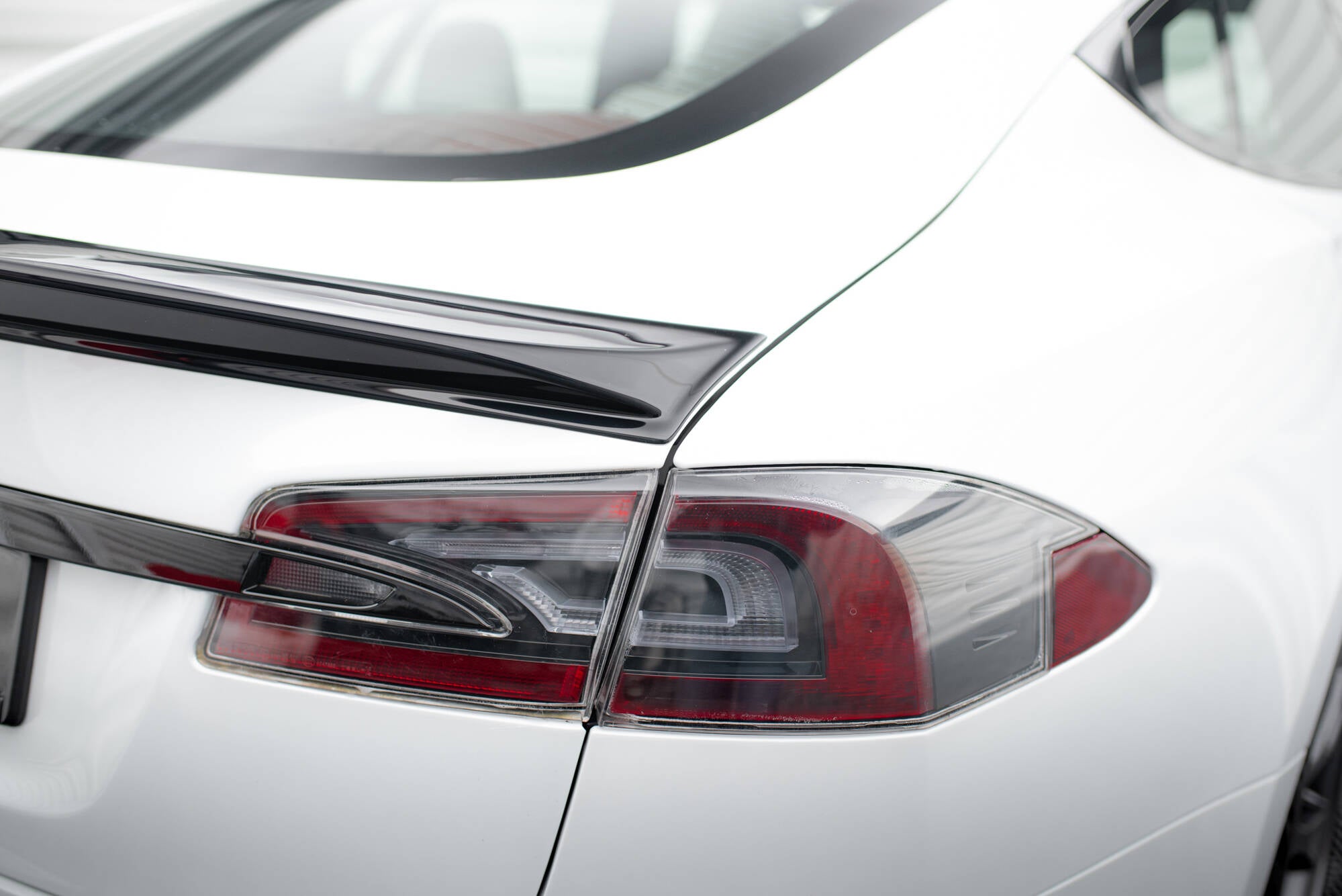 Sarja Splitters Tesla -mallin Plaid MK1 -kasvojenkorotus