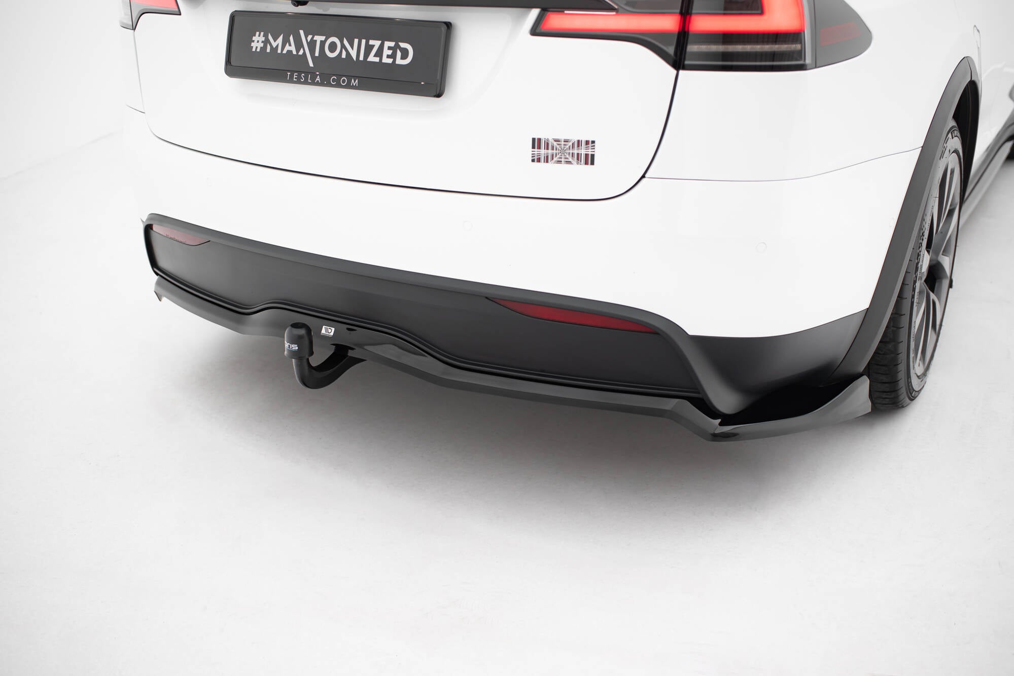 Sarja Splitters Tesla -malli X MK1 kasvojenkorotus