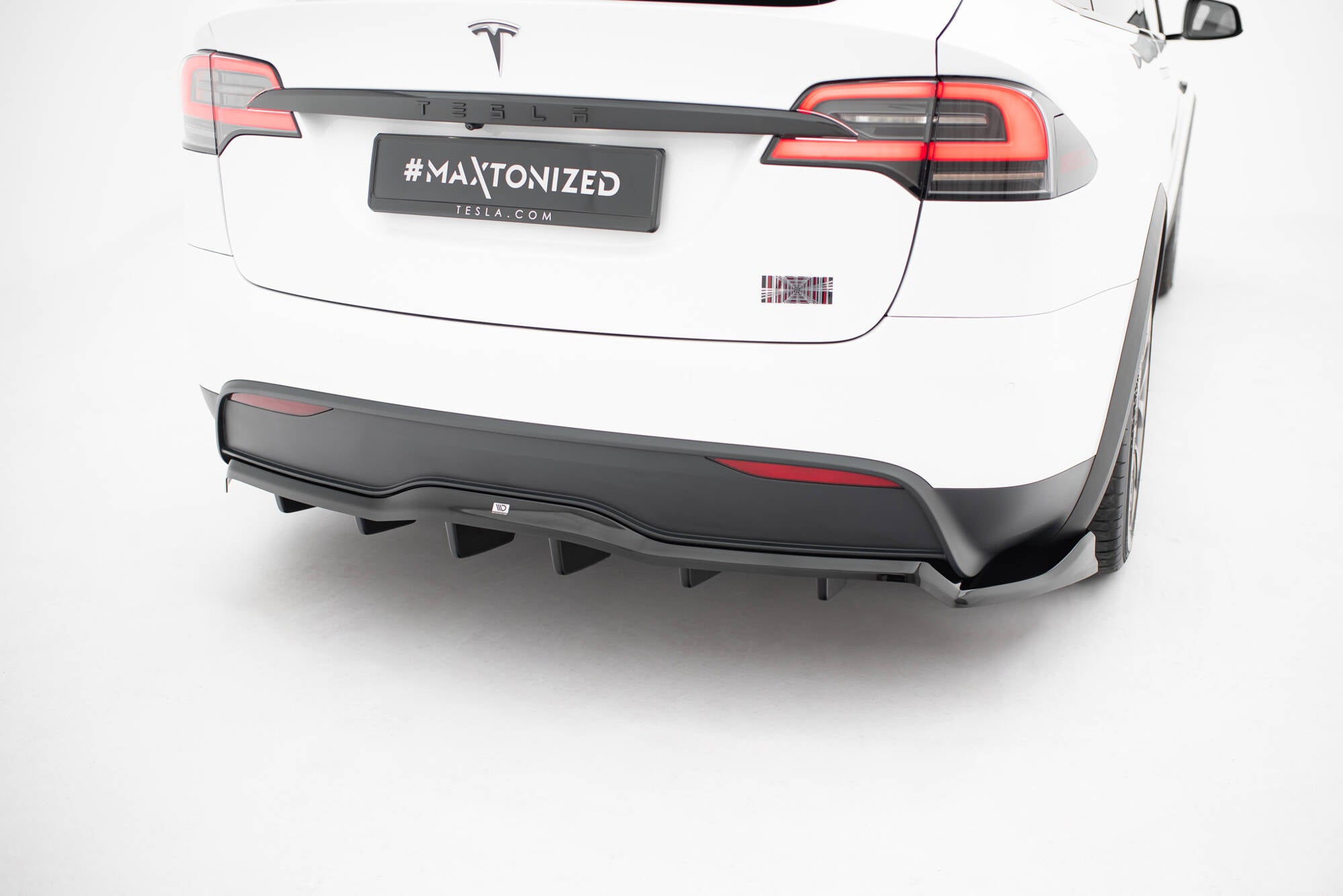 Sarja Splitters Tesla -malli X MK1 kasvojenkorotus