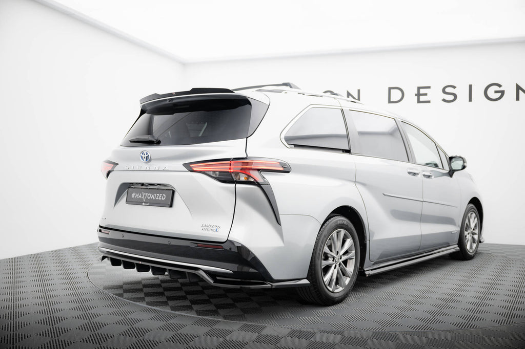 Sarja jakautujia Toyota Sienna Mk4