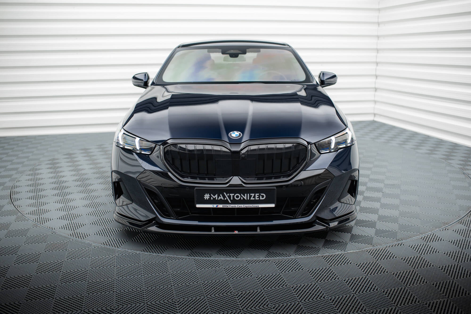 Sarja jakajaryhmä V.1 BMW 5 M-Pack G60
