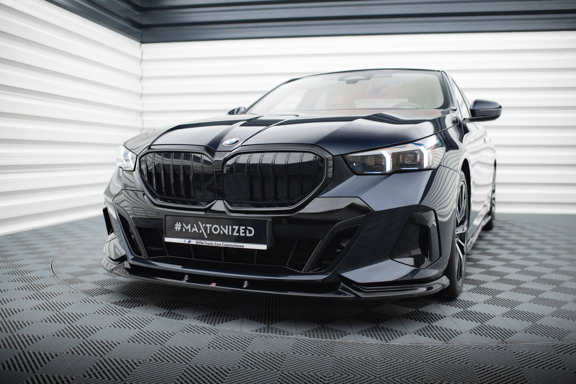 Sarja jakajaryhmä V.1 BMW 5 M-Pack G60