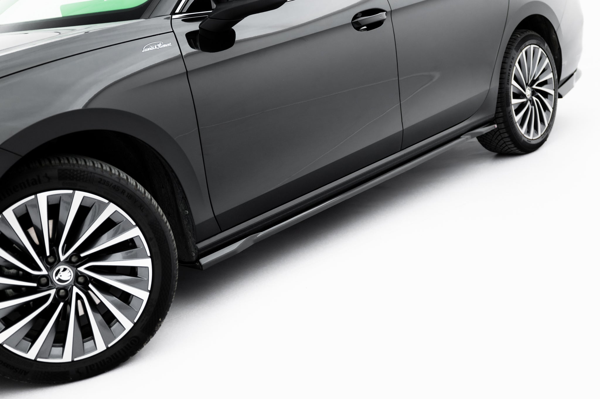 Jakajasarja v.1 skoda superb sedan mk4