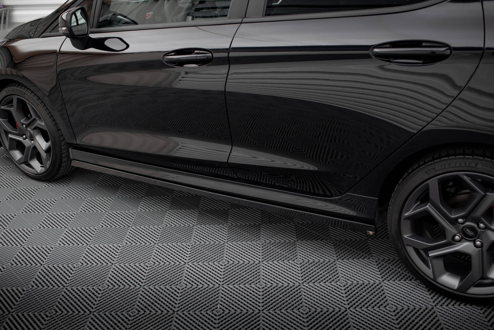 Sæt med splitters v.2 Ford Fiesta St Mk8 ansigtsløftning