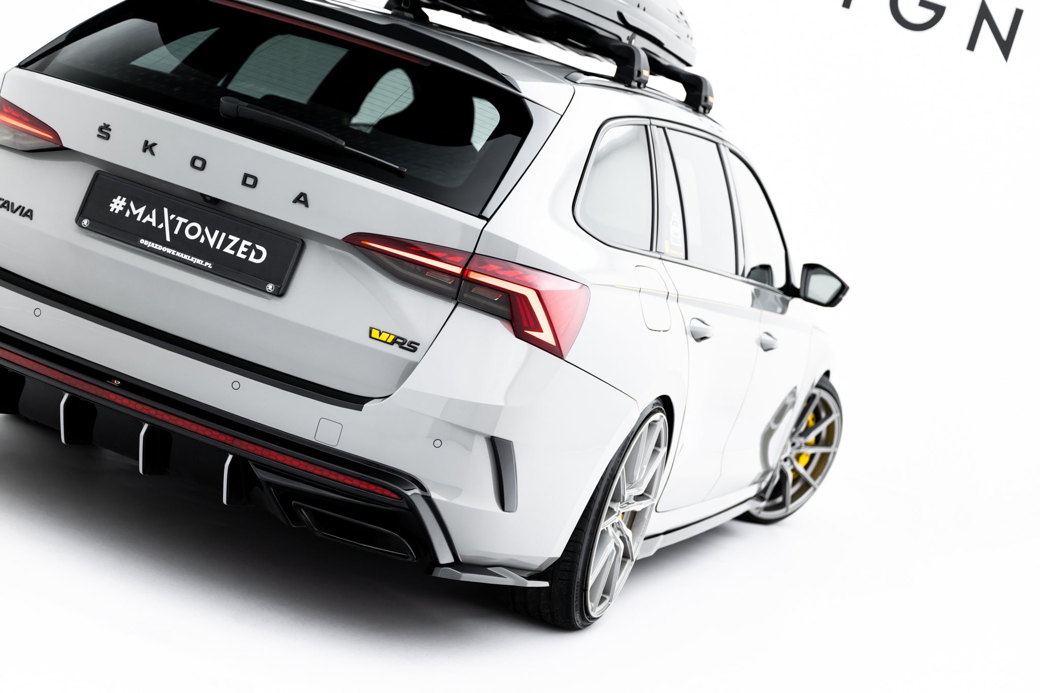 Skoda Octavia RS Combi MK4 -sumuvalot, v.2, 1.8 l.