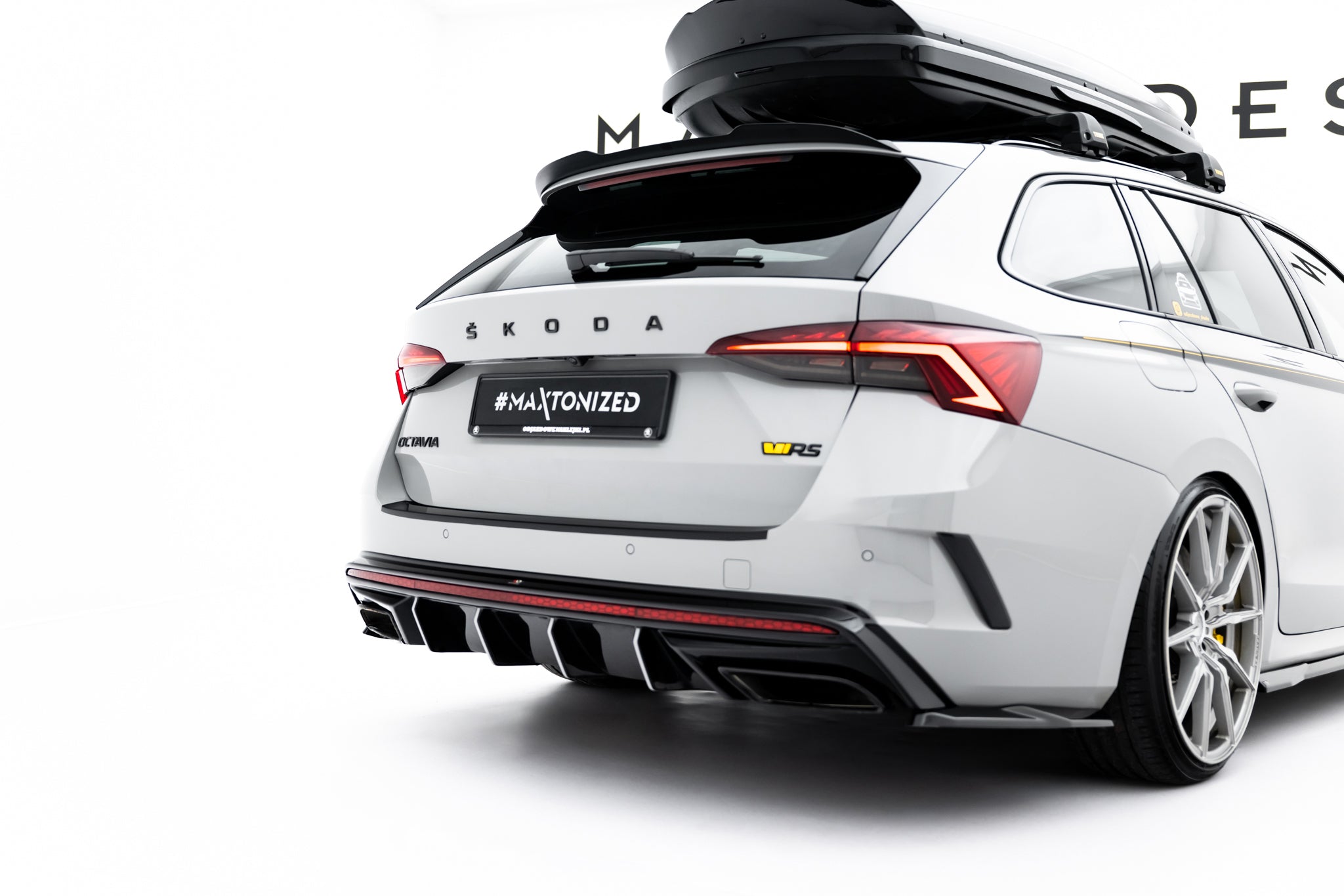 Skoda Octavia RS Combi MK4 -sumuvalot, v.2, 1.8 l.