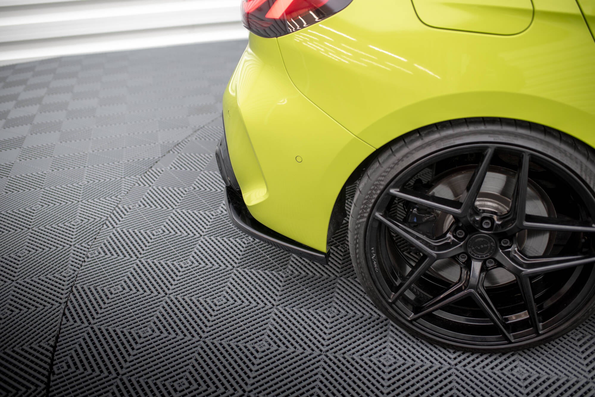Sarja jakautujista V.3 BMW M135i F40