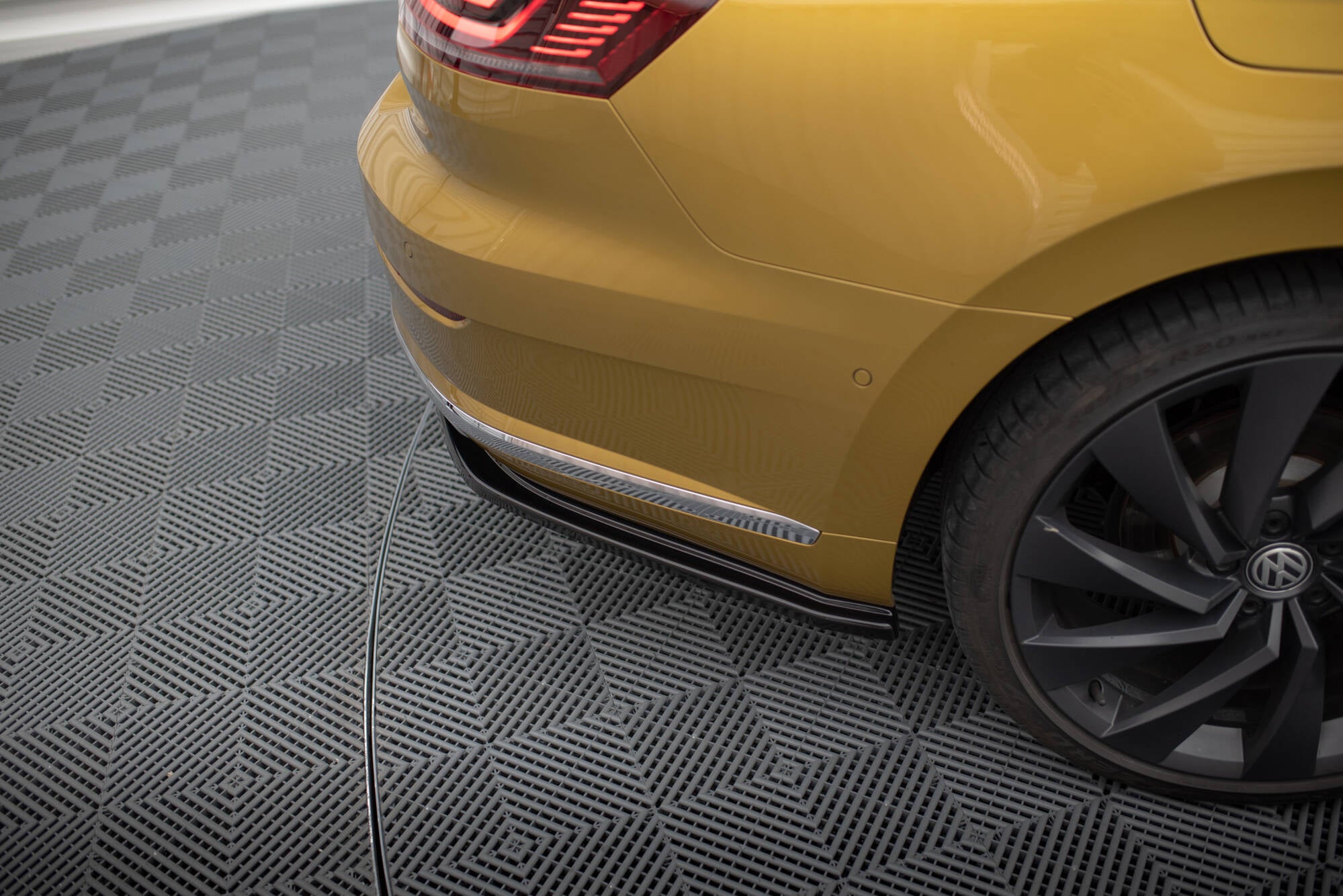 Set of splitters volkswagen arteon r-line