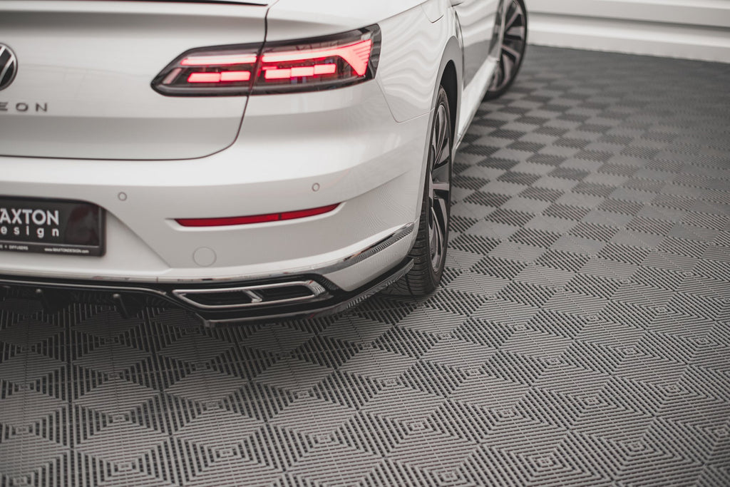 Sarja jakautujia Volkswagen Arteon R-Line-kasvojenkorotus