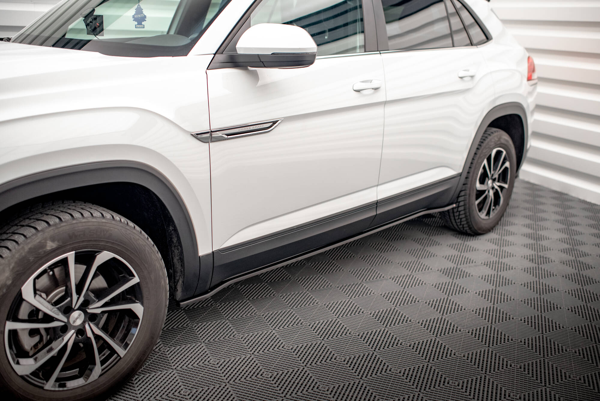 Set of splitters volkswagen atlas cross sport