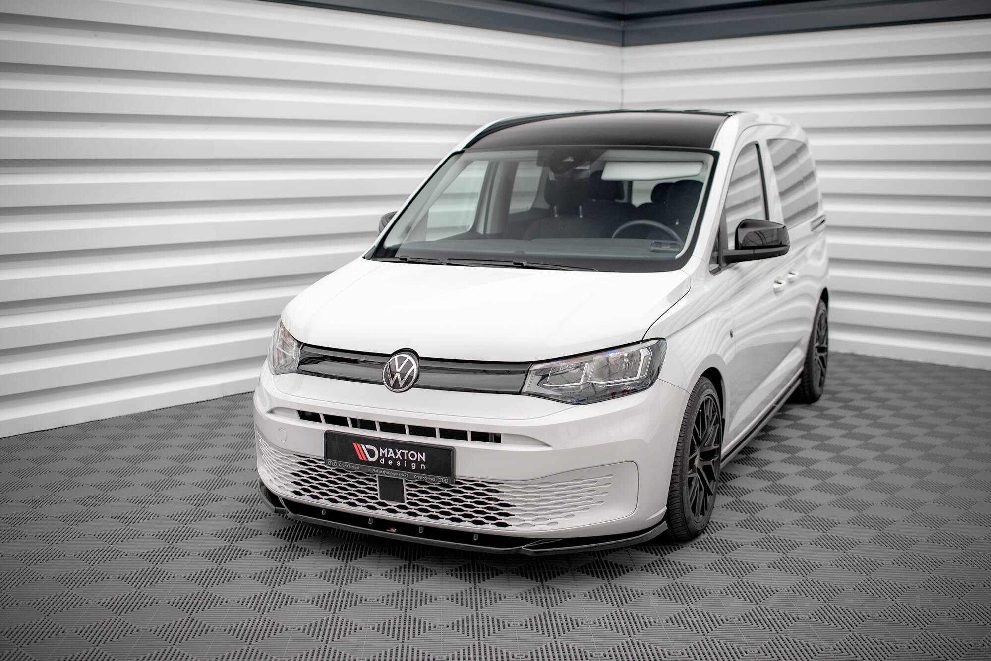 Sarja jakautujia Volkswagen Caddy MK5