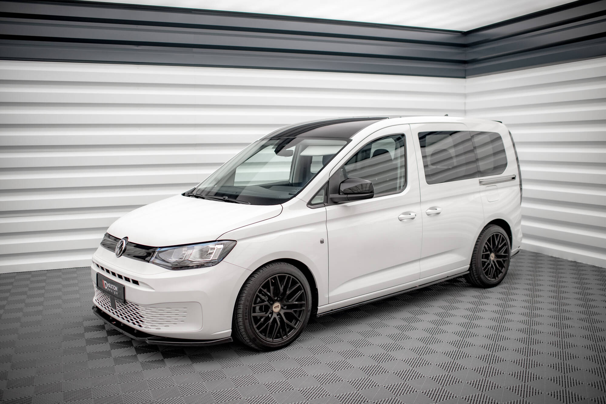 Sarja jakautujia Volkswagen Caddy MK5