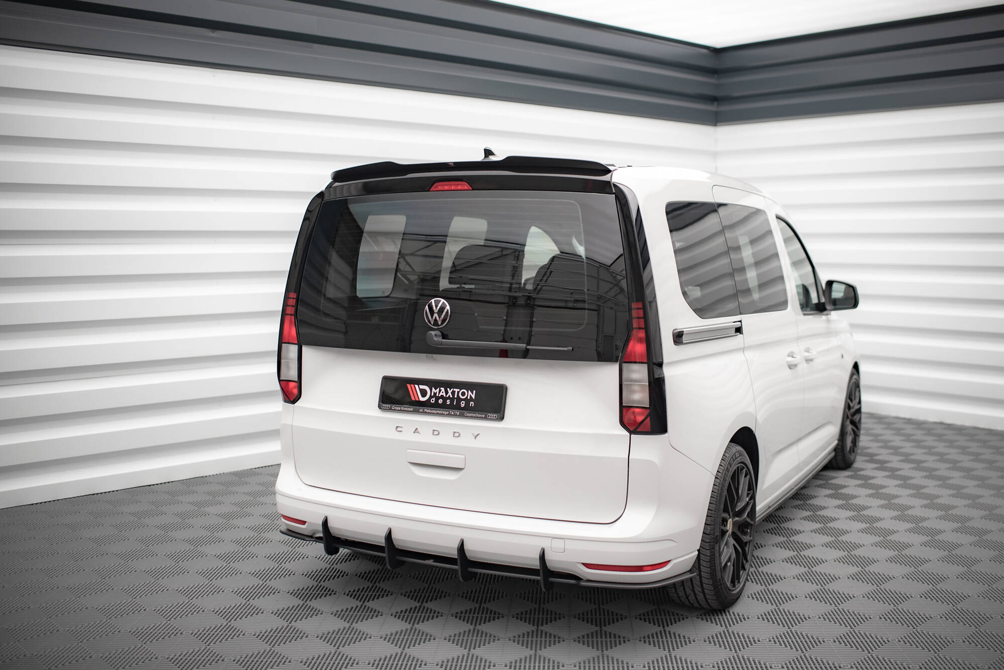 Sarja jakautujia Volkswagen Caddy MK5