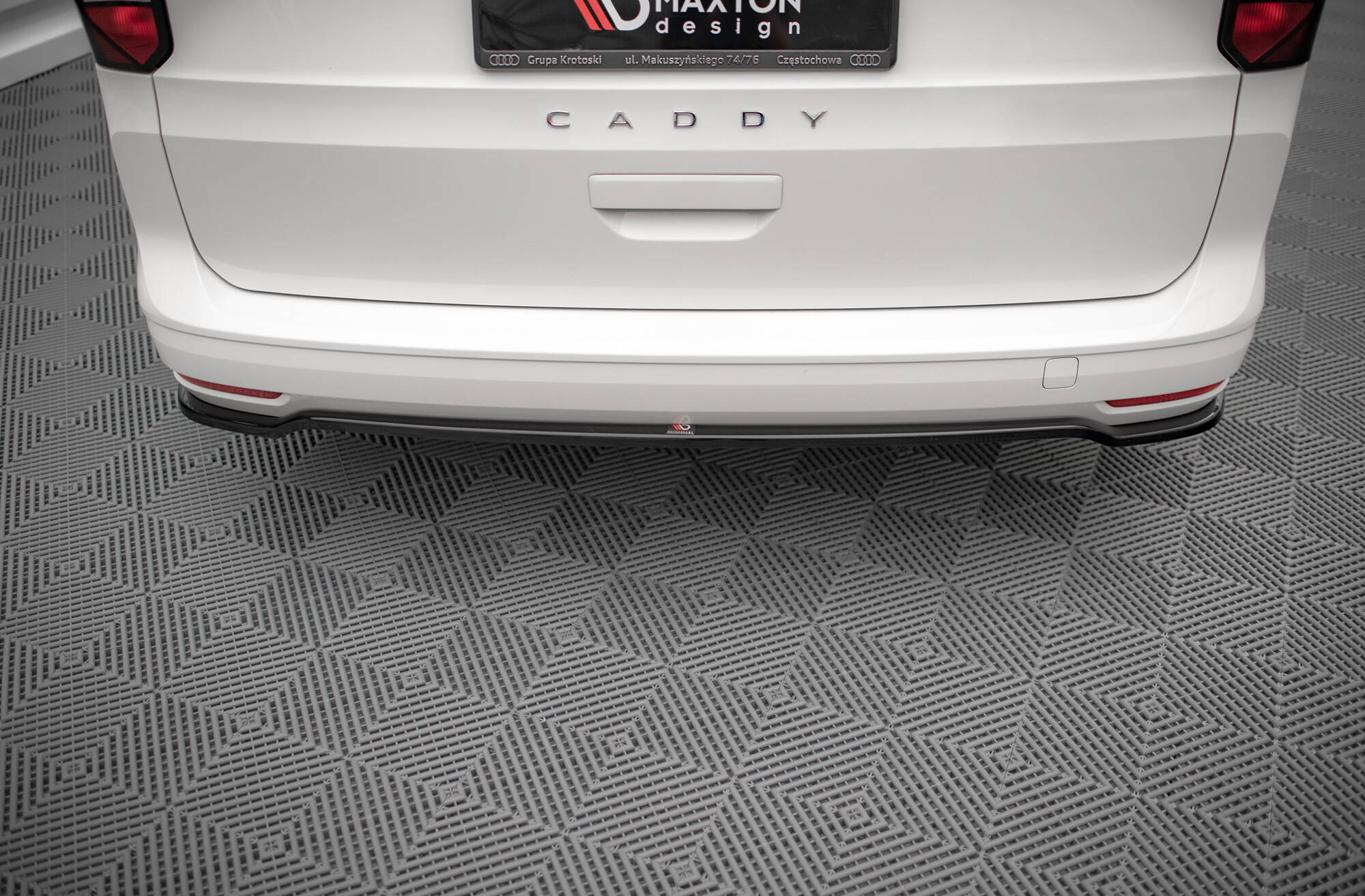 Sarja jakautujia Volkswagen Caddy MK5