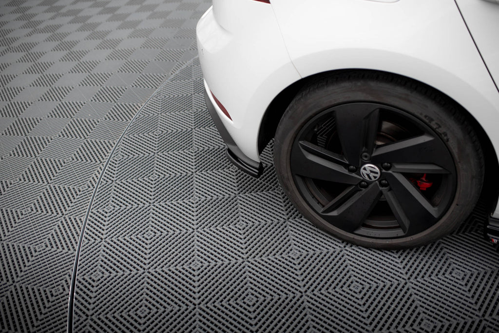 Volkswagen Golf GTI mk7 faceliftin splitterisarja