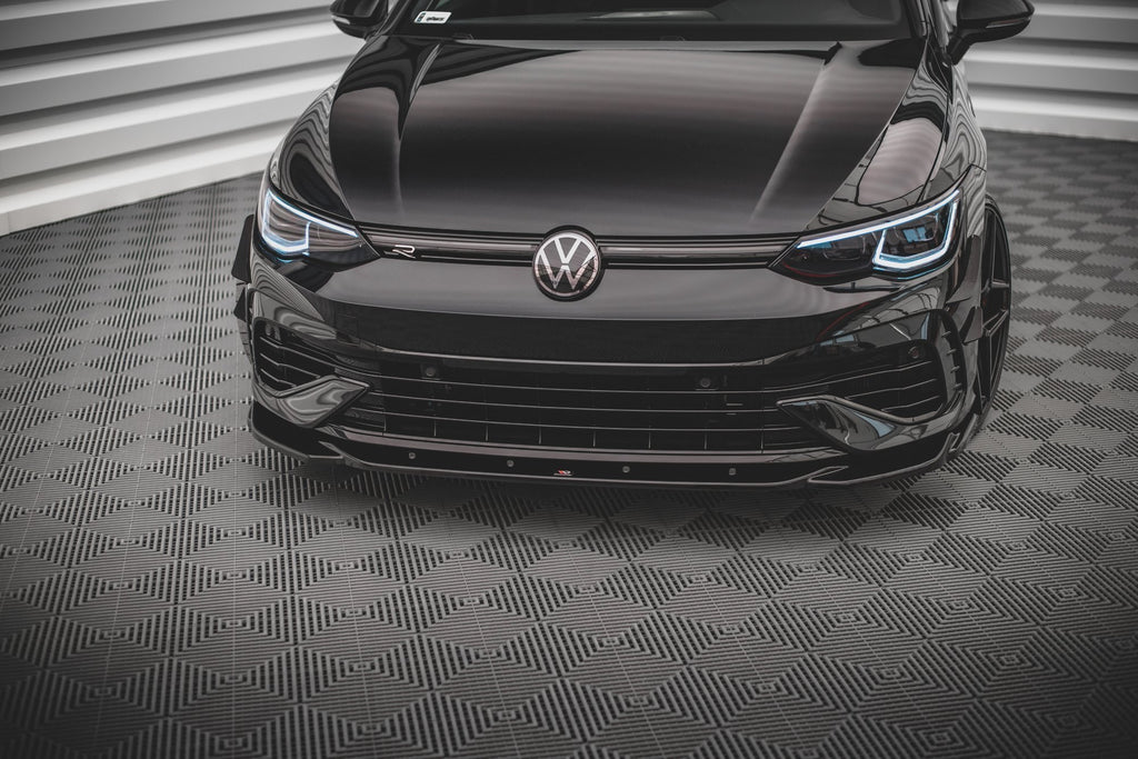 Sarja jakautujia Volkswagen Golf R MK8