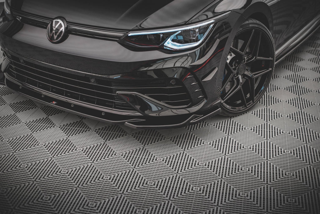 Sarja jakautujia Volkswagen Golf R MK8
