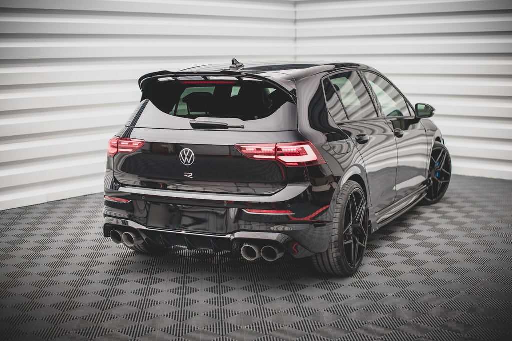 Sarja jakautujia Volkswagen Golf R MK8