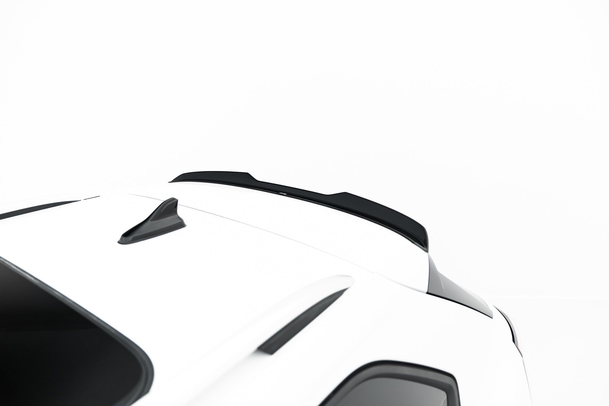 Volkswagen Golf R Variant mk8 faceliftin splitterisarja