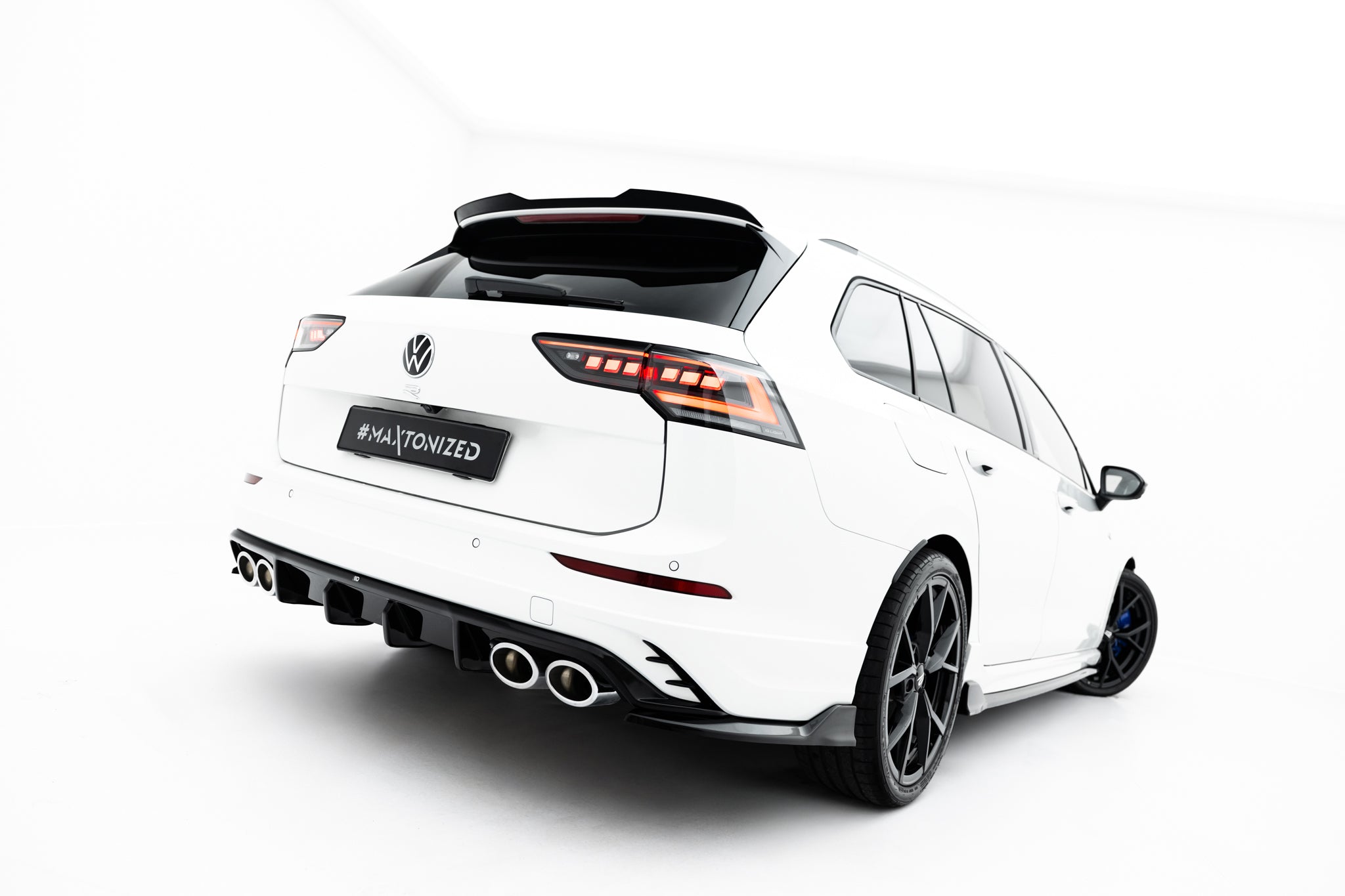 Volkswagen Golf R Variant mk8 faceliftin splitterisarja