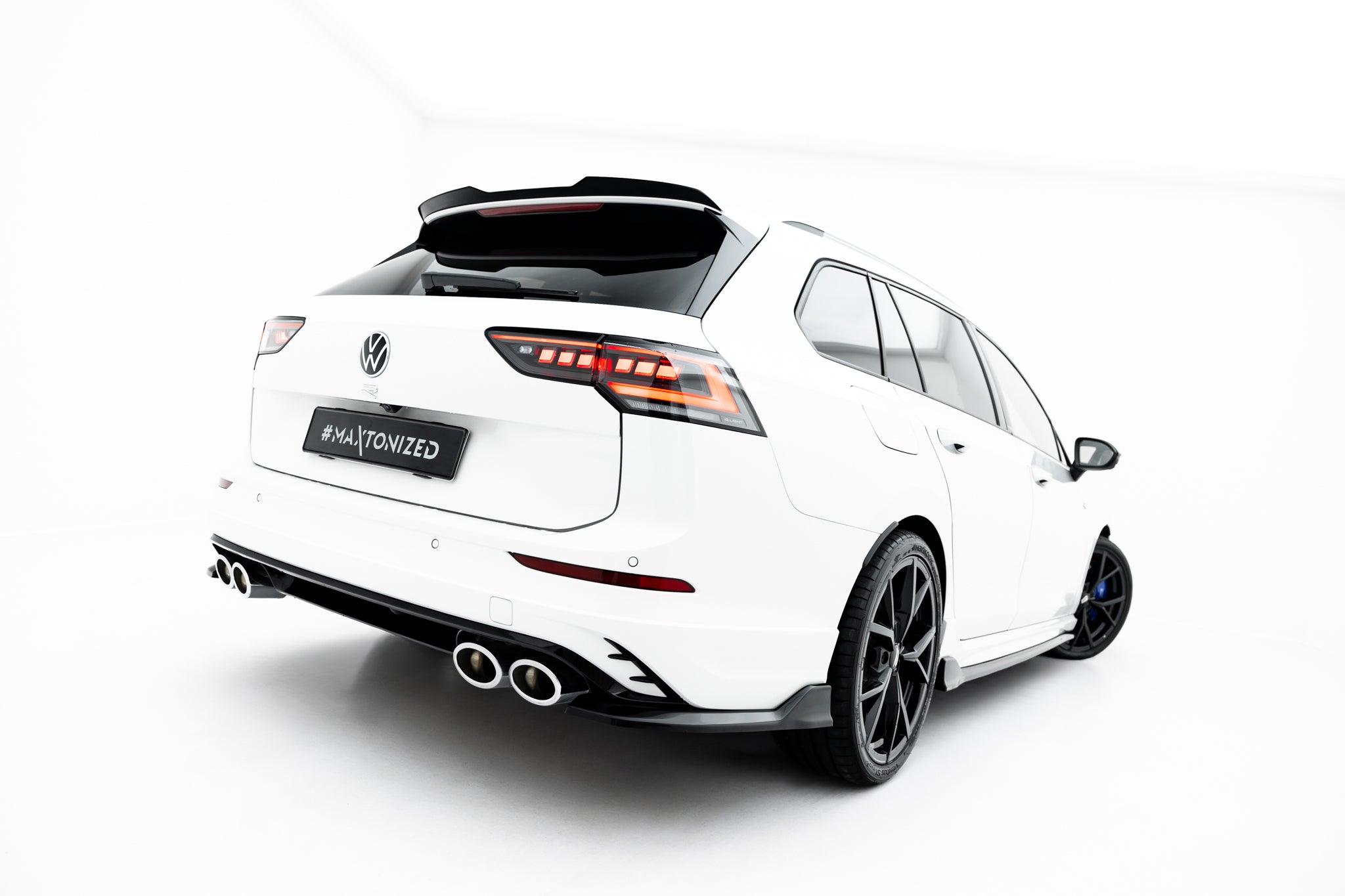 Volkswagen Golf R Variant mk8 faceliftin splitterisarja