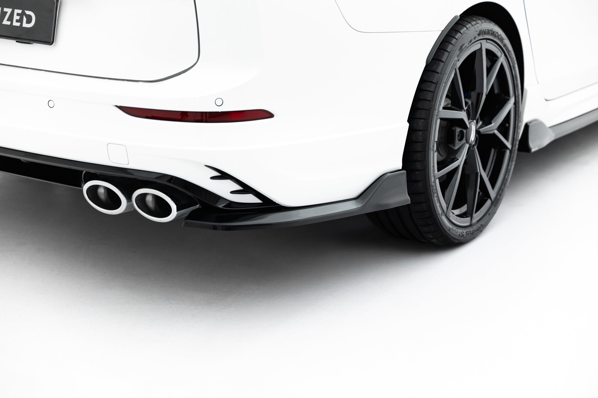 Volkswagen Golf R Variant mk8 faceliftin splitterisarja