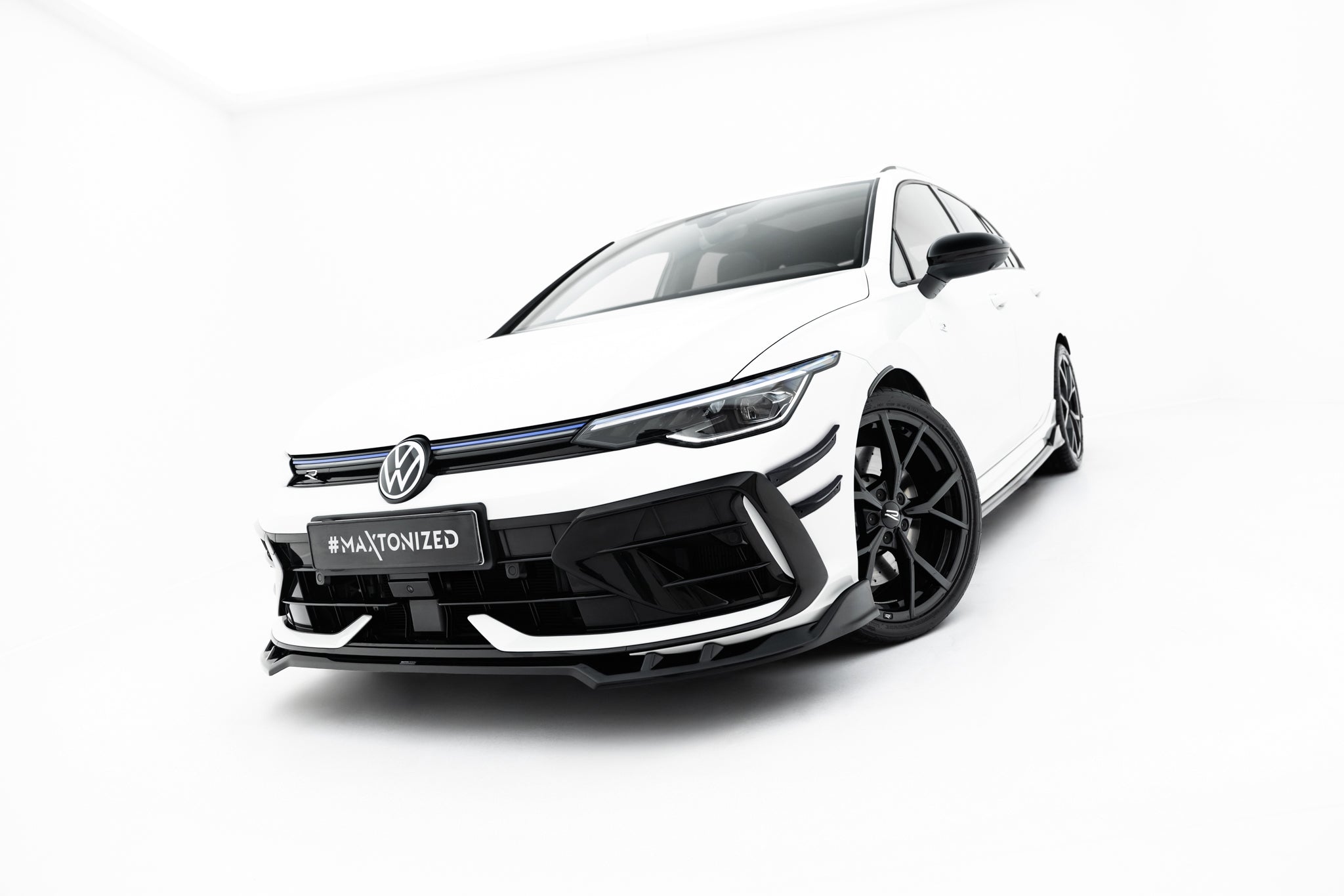 Volkswagen Golf R Variant mk8 faceliftin splitterisarja