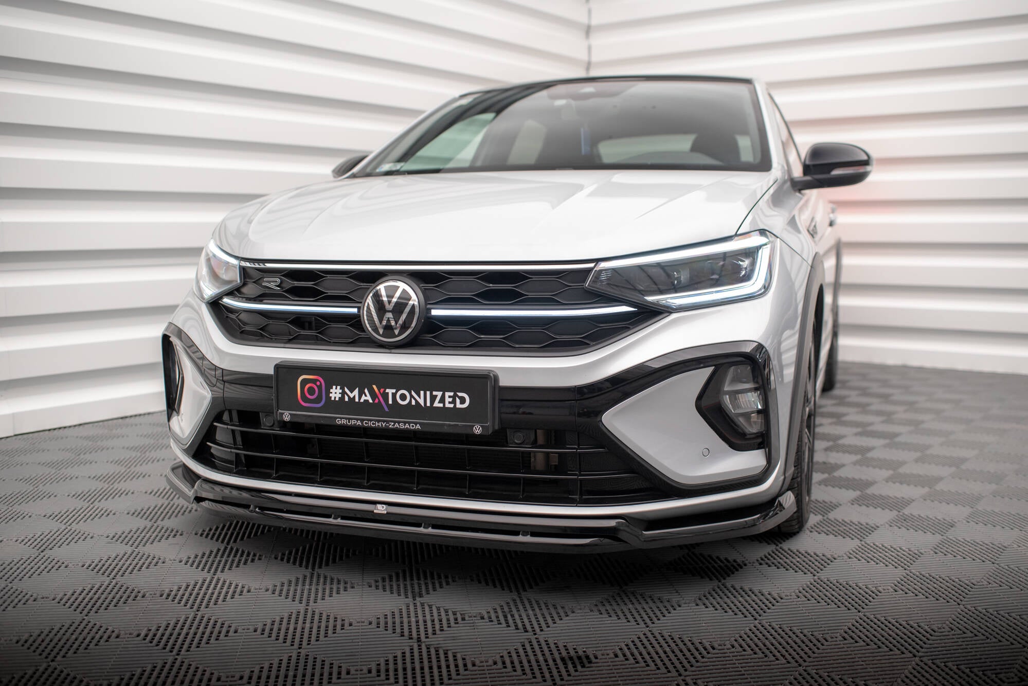 Sarja jakajaryhmä Volkswagen Taigo R-Line MK1