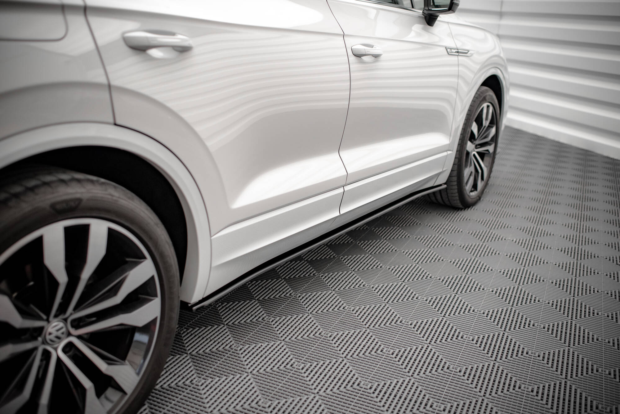 Jakopalkkisarja Volkswagen Touareg R-Line mk3