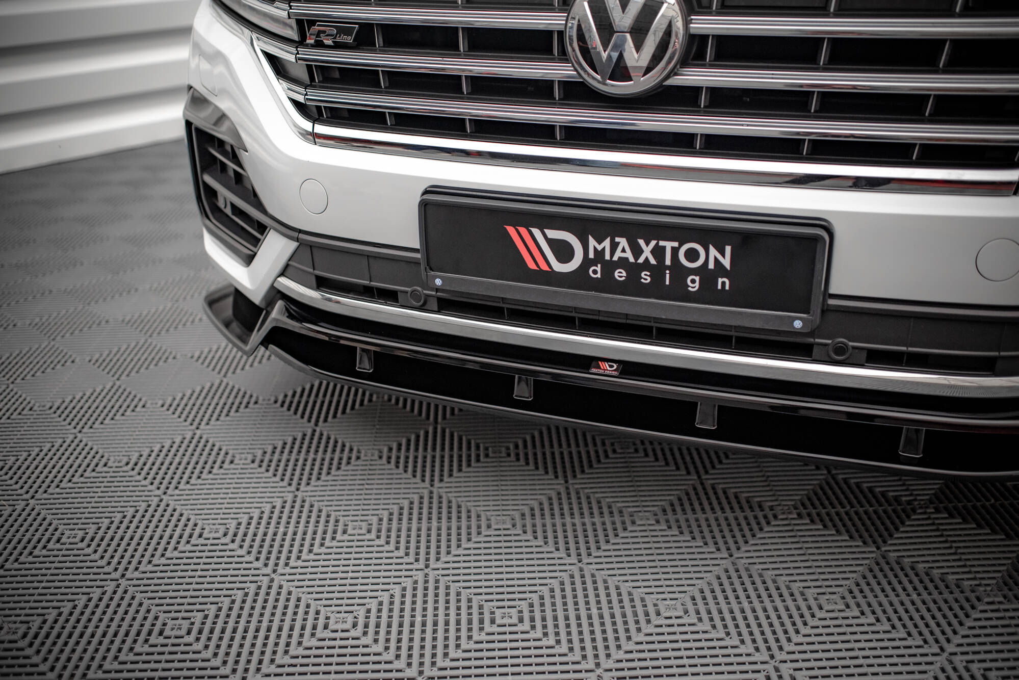 Jakopalkkisarja Volkswagen Touareg R-Line mk3
