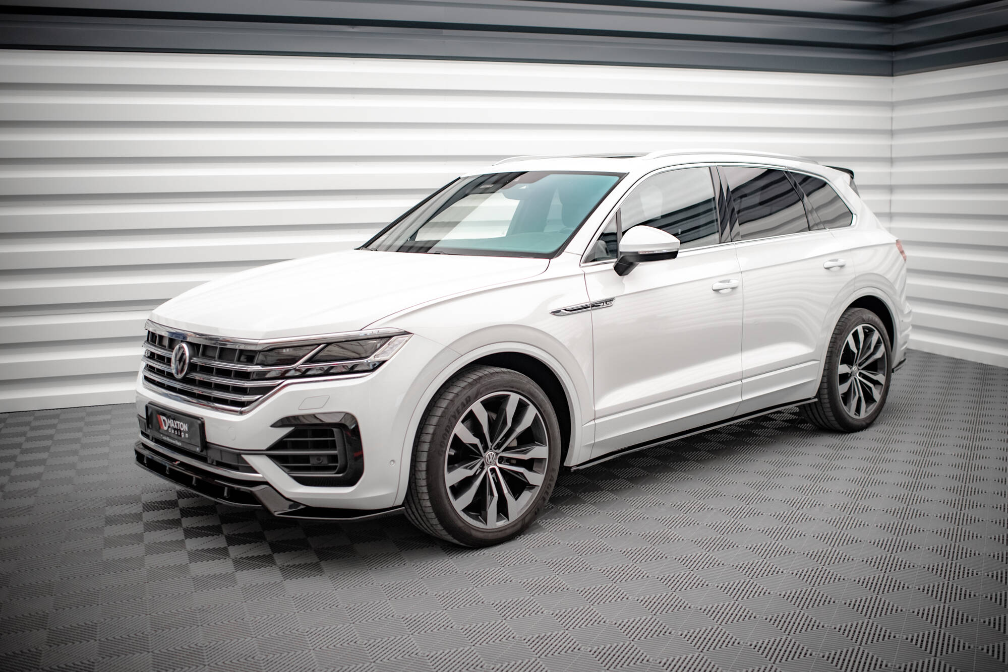 Jakopalkkisarja Volkswagen Touareg R-Line mk3