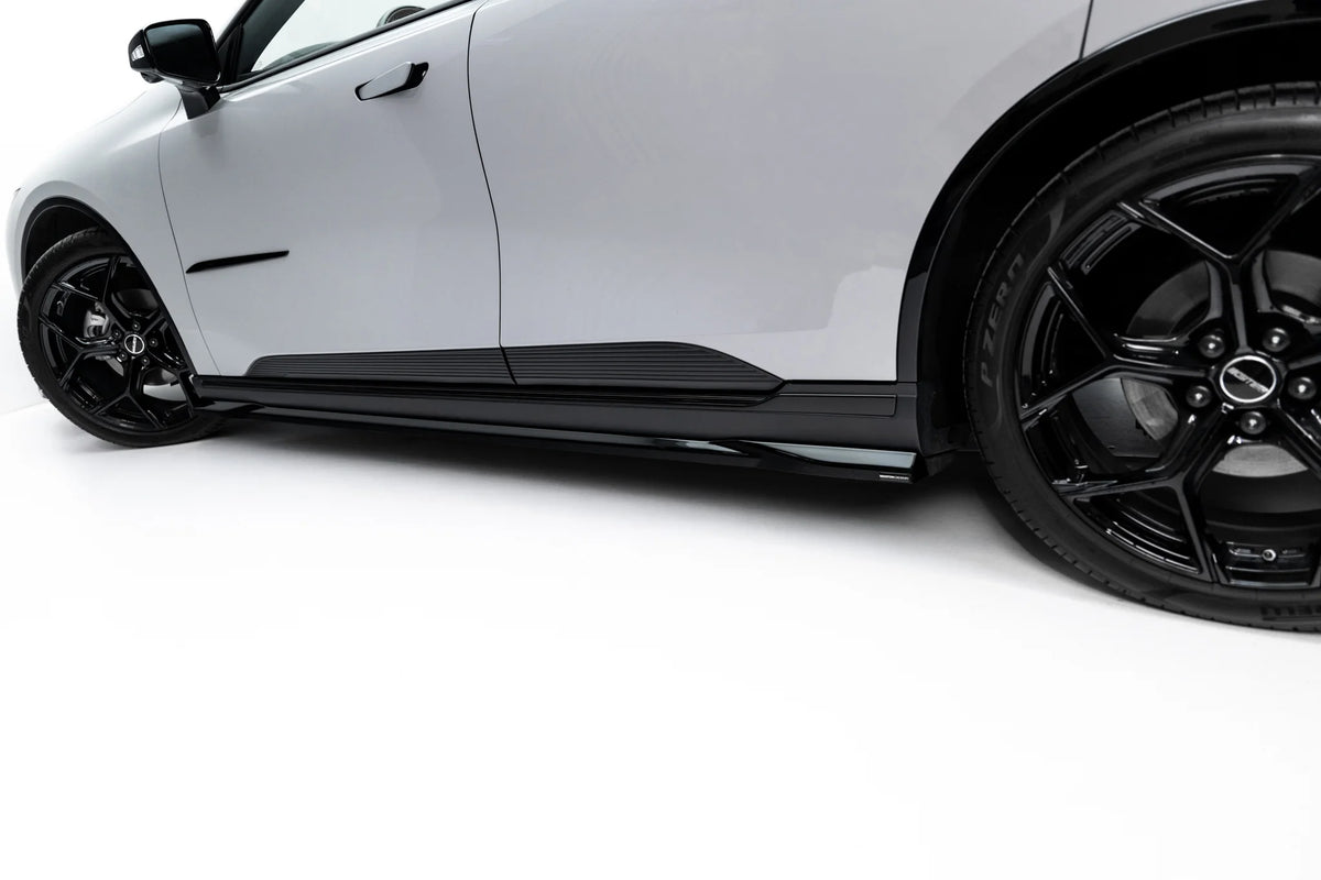 Set of splitters suitable for mazda 6e mk1