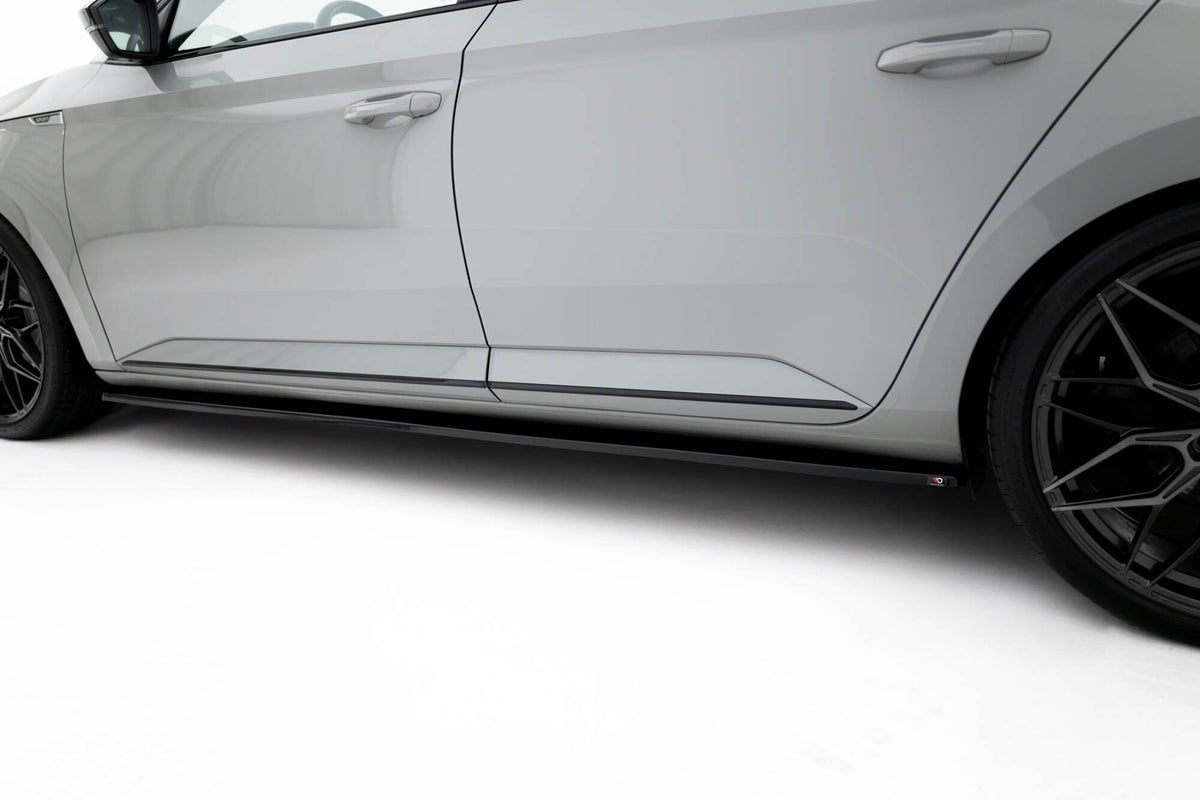 Set of splitters suitable for skoda superb liftback mk3