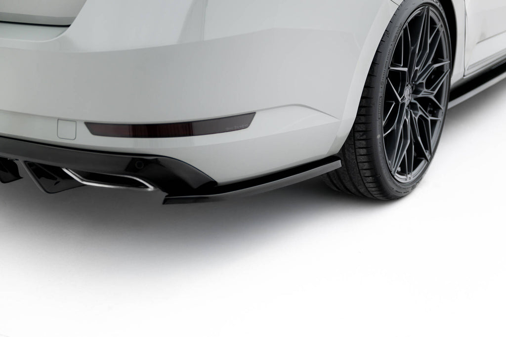 Set of splitters suitable for skoda superb liftback mk3