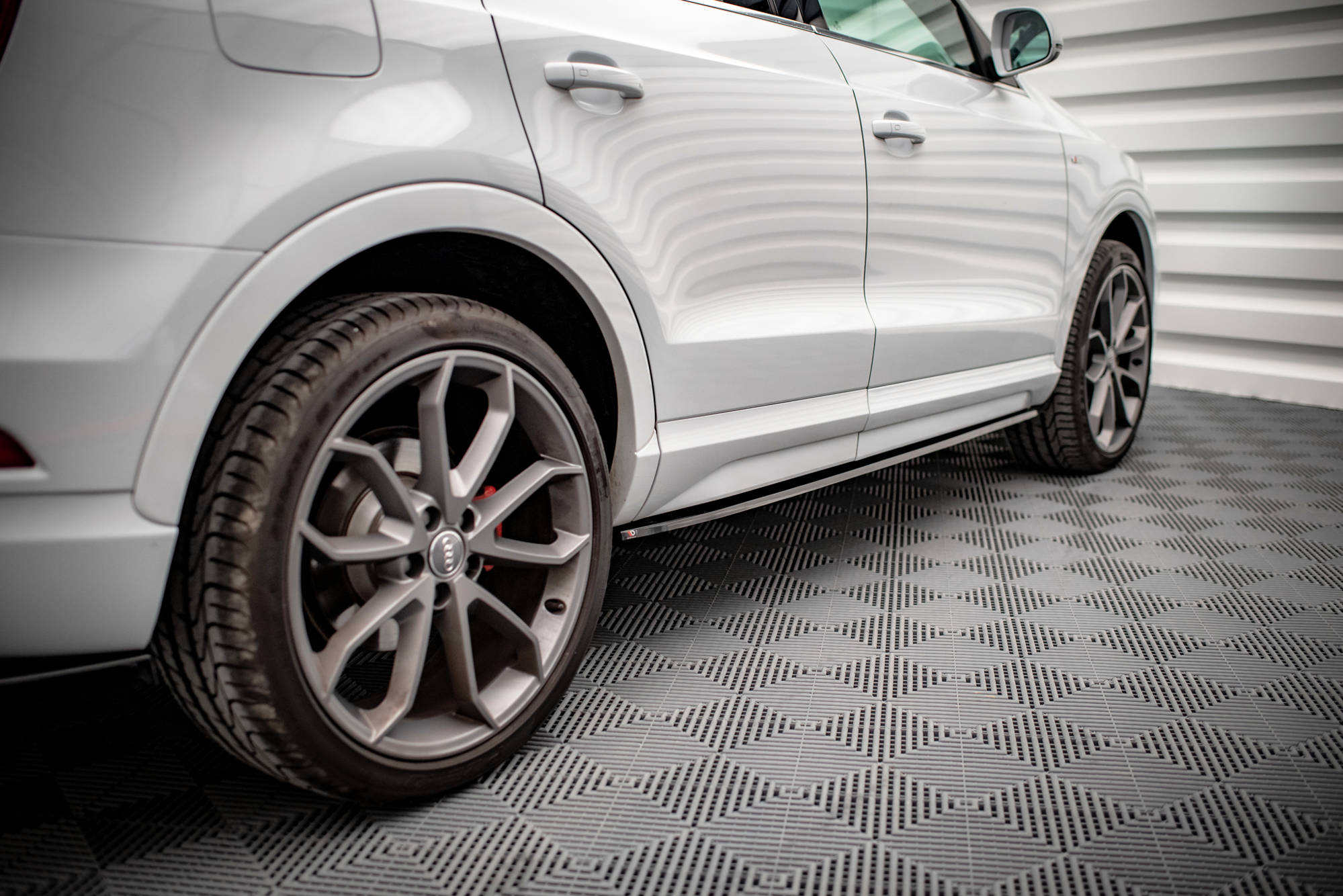 Side skirts diffusers audi q3 sport 8u facelift