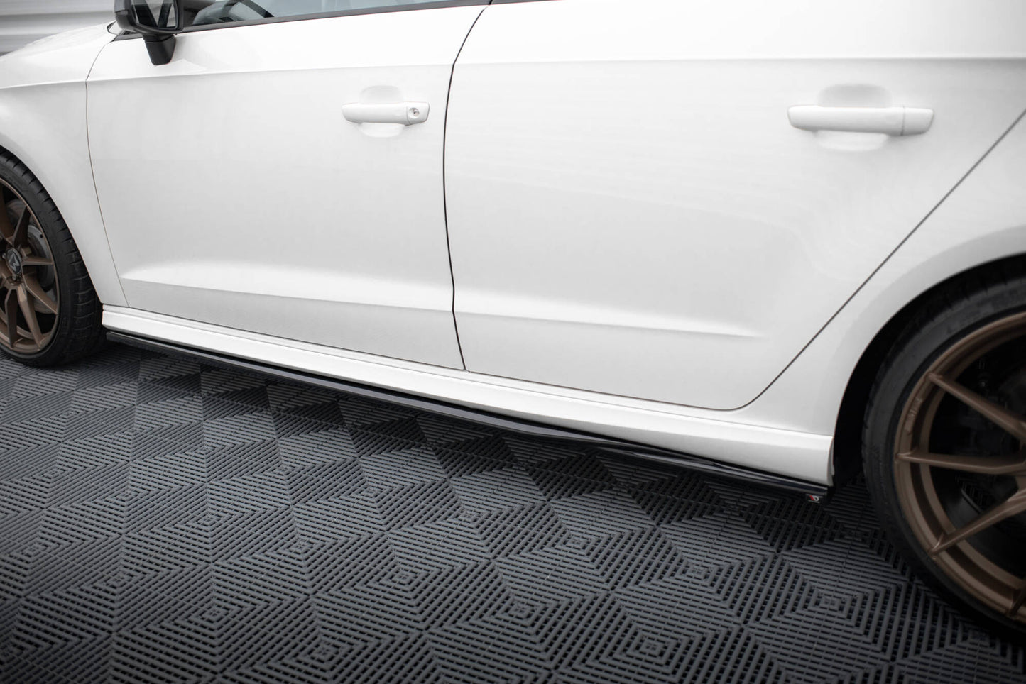 Side skirts diffusers audi s3 / a3 s-line sportback 8v