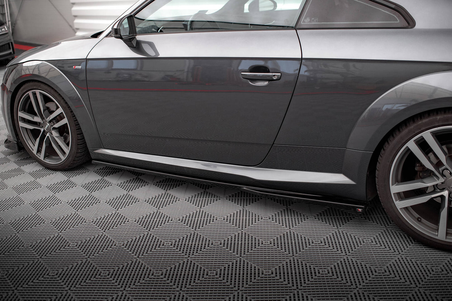 Side skirts diffusers audi tt s-line 8s