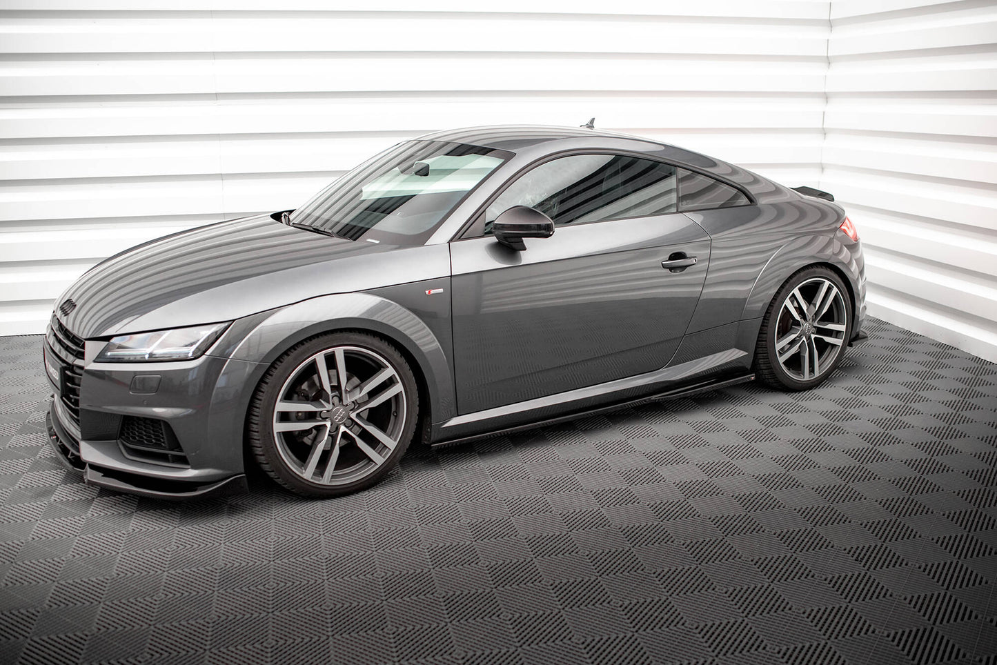 Side skirts diffusers audi tt s-line 8s