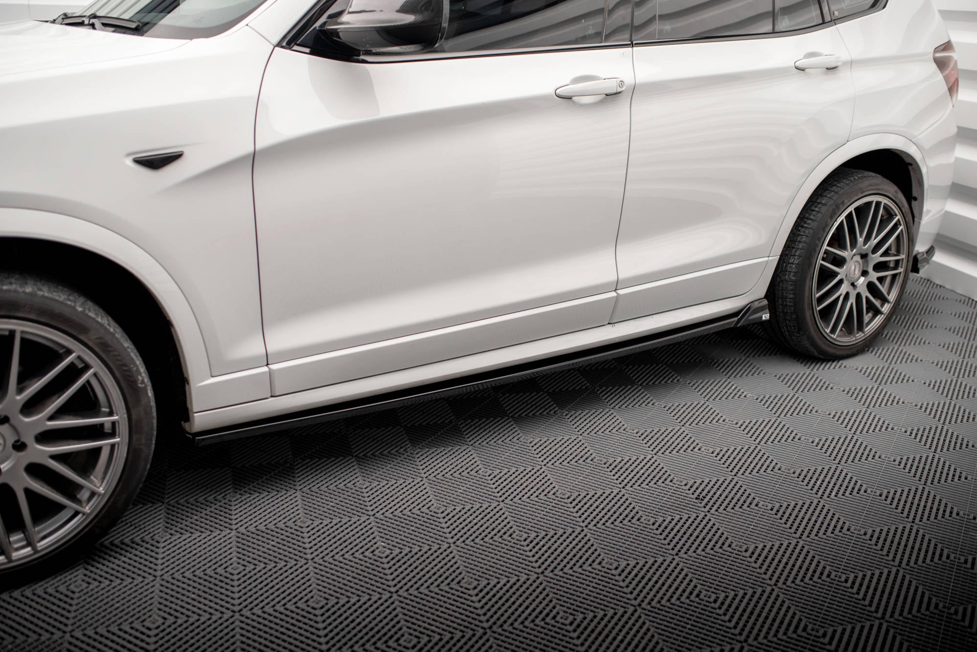 Sivuhameet hajottimet BMW x3 m-pack f25