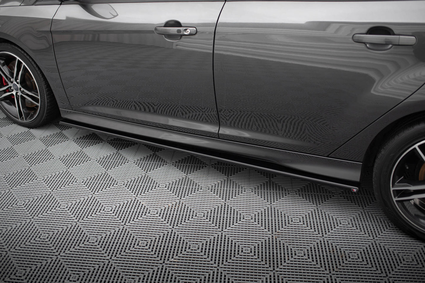 Side skirts diffusers ford focus st / st-line mk3 / mk3 fl hatchback / estate