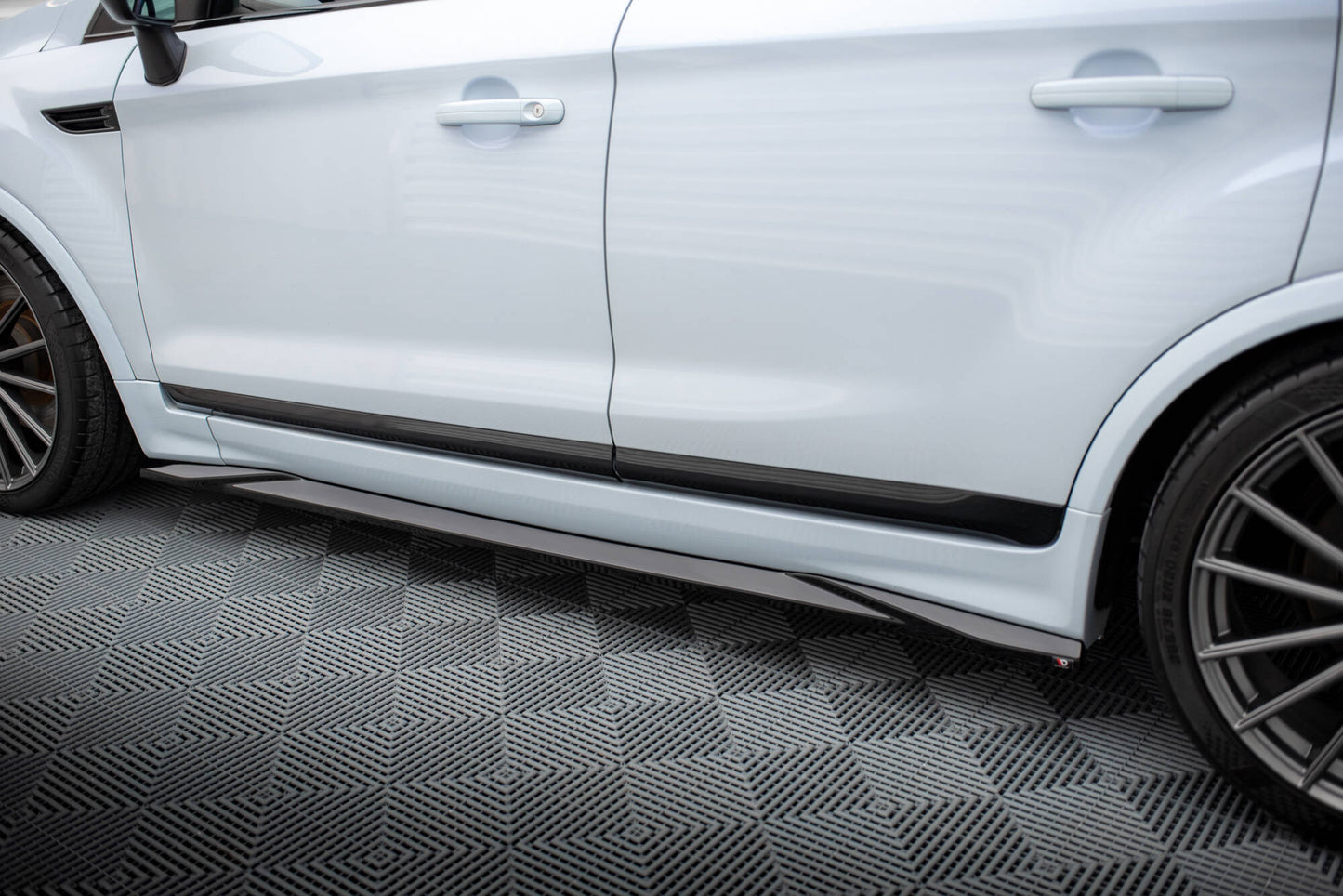 Side Skirts Diffusers Ford Kuga St MK1