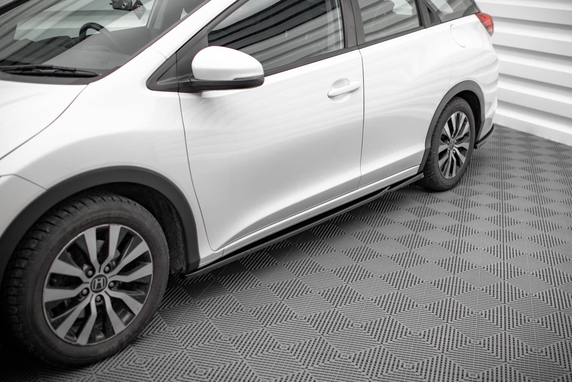 Sivuhelmat diffuusorit Honda Civic mk9