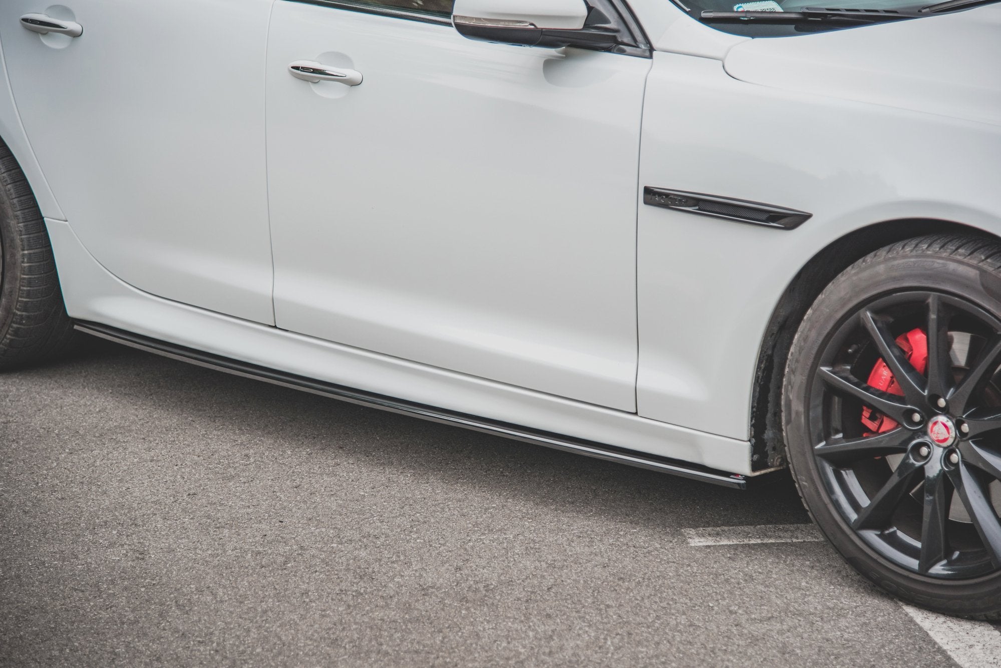 Sivuhameet hajottimet Jaguar XJ R-Sport X351 Facelift