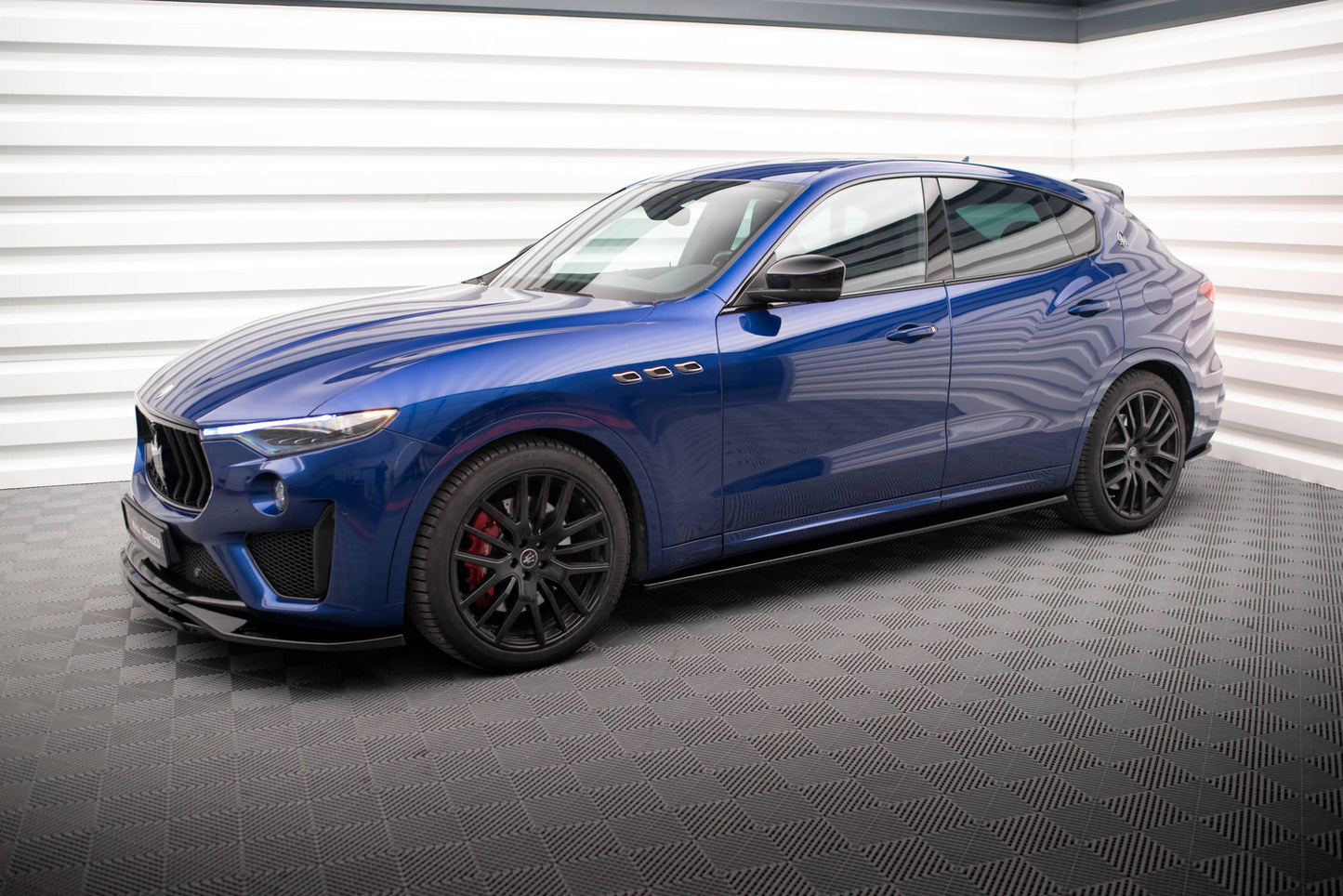Side skirts diffusers maserati levante gts / trofeo mk1