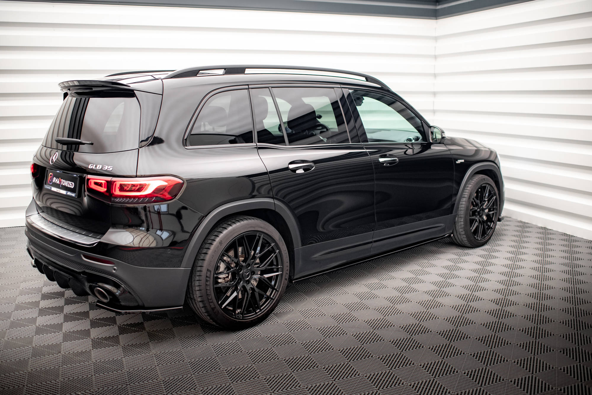 Sivuhameet hajottimet Mercedes-AMG GLB 35 x247