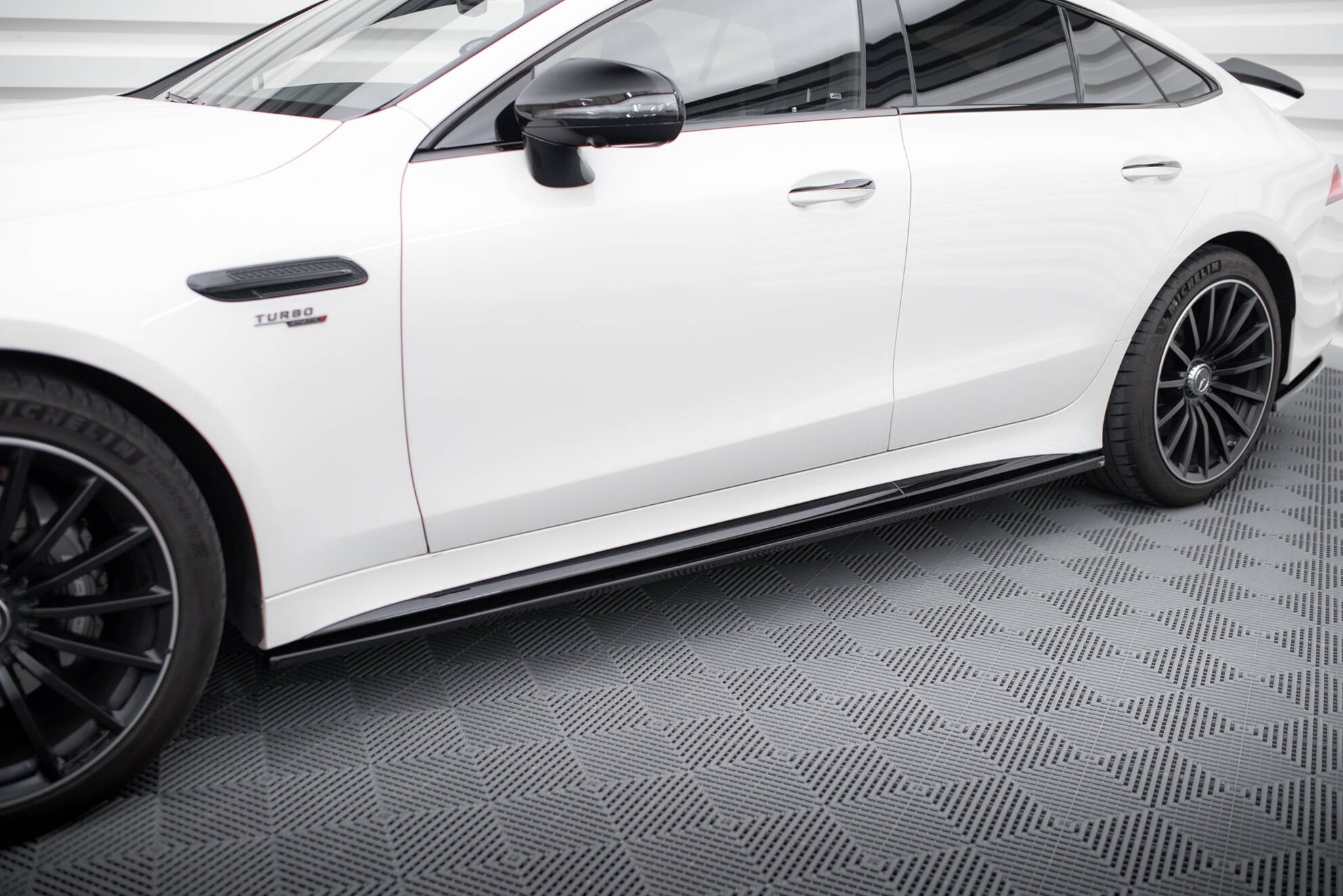 Side nederdele diffusorer Mercedes-AMG GT 43 4 Door Coupe V8 Stylingpakke