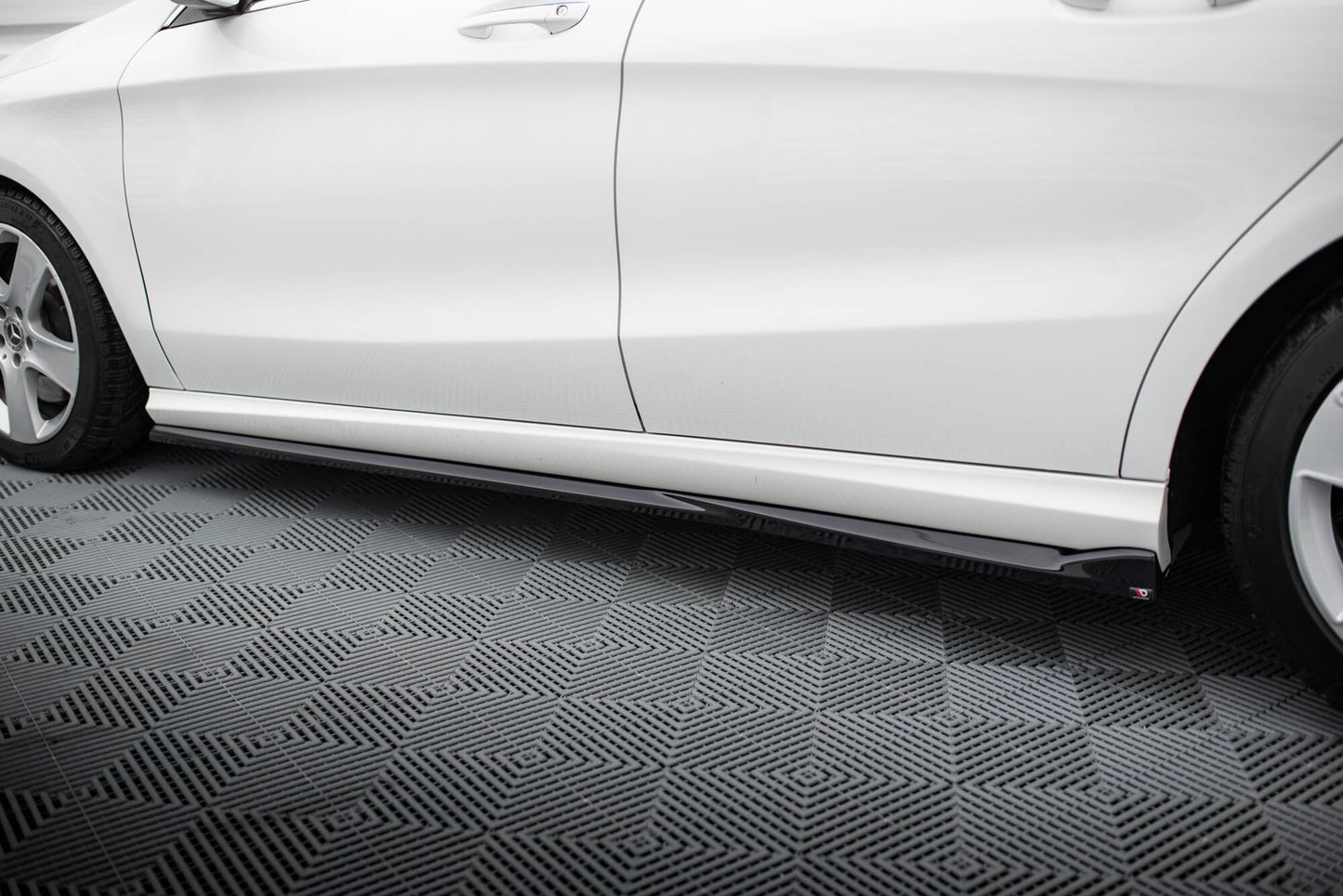 Side skirts diffusers mercedes-benz cla c117 facelift