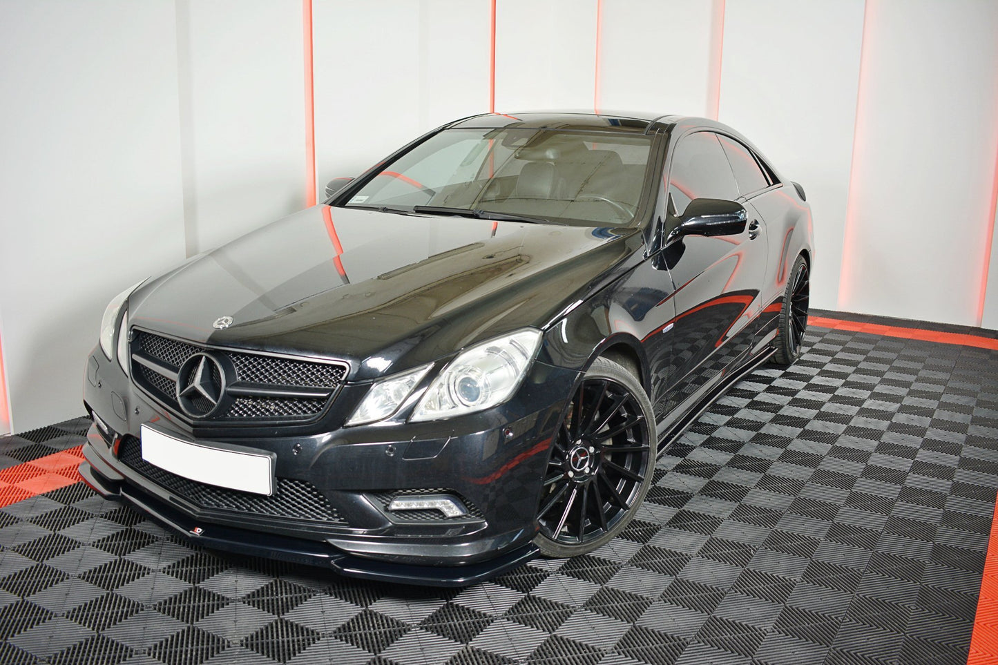 Sivuhameet hajottimet Mercedes-Benz E-luokan W207 Coupe AMG-Line