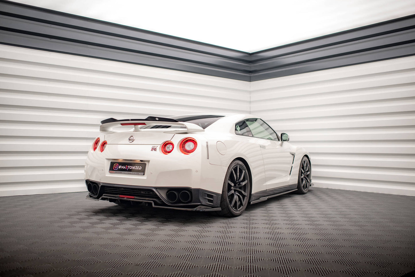 Side skirts diffusers nissan gtr r35 facelift