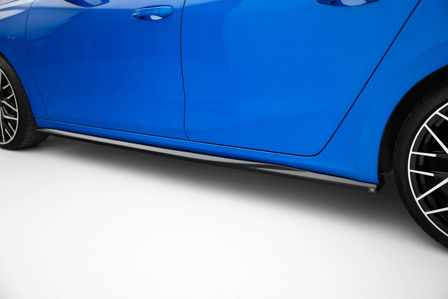 Side skirts diffusers opel astra sports tourer l (mk5)